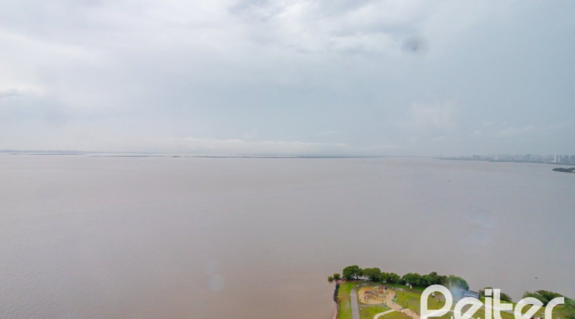 Comercial à venda com 158m², 3 vagas, no bairro Cristal em Porto Alegre