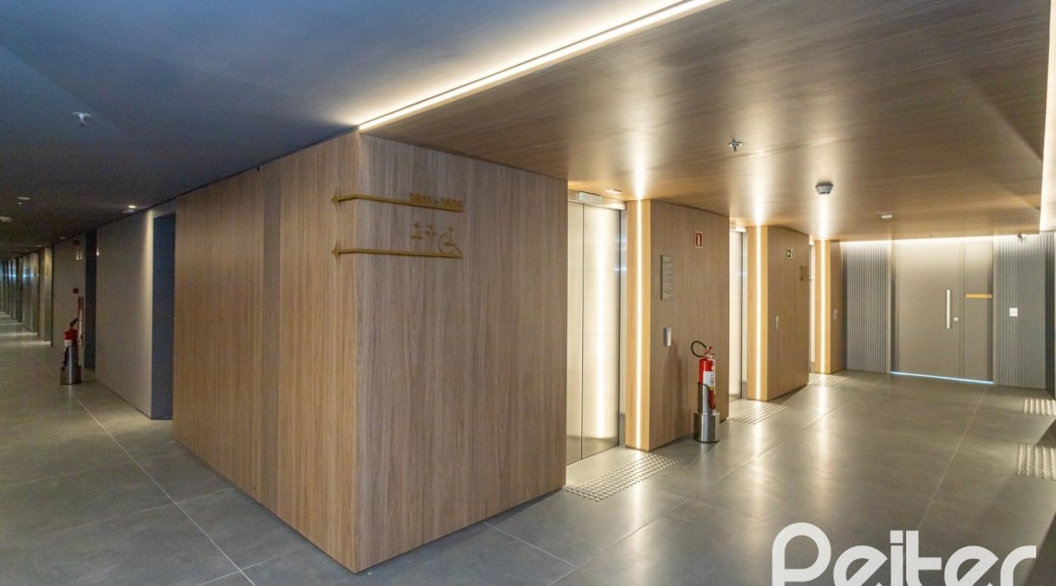 Comercial à venda com 31m², 1 vaga, no bairro Cristal em PORTO ALEGRE