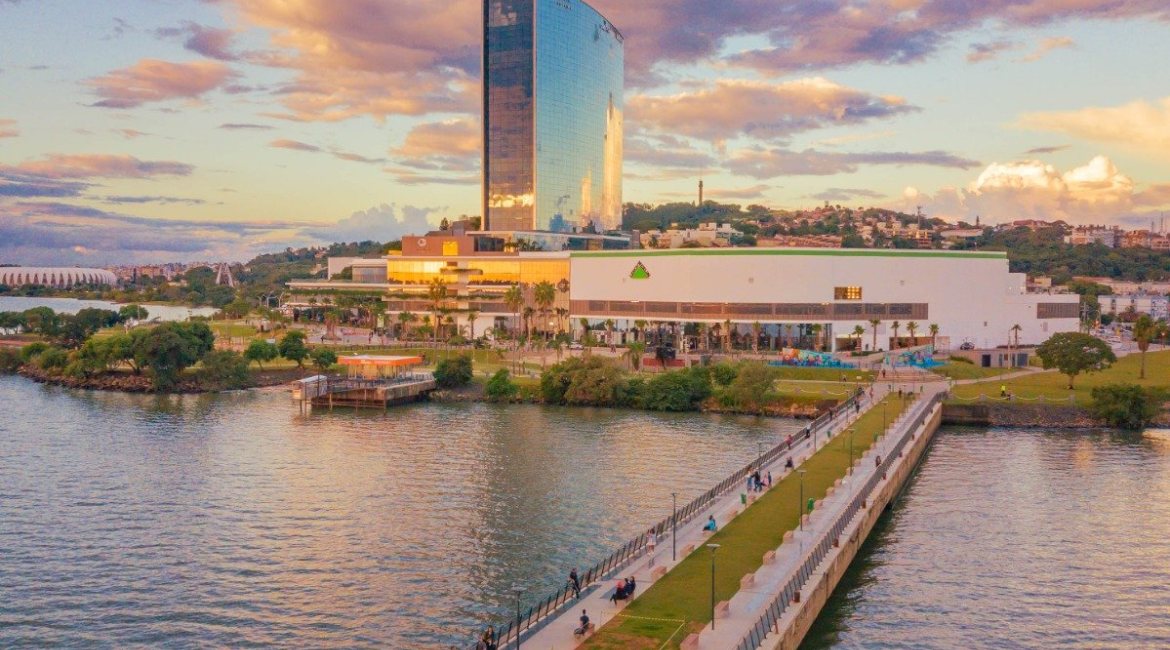 Comercial à venda com 31m², 1 vaga, no bairro Cristal em PORTO ALEGRE