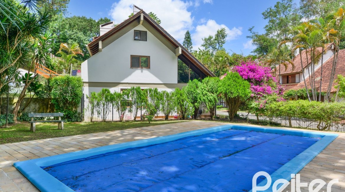 Casa em Condomínio à venda com 220m², 3 dormitórios, 1 suíte, 3 vagas, no bairro Ipanema em Porto Alegre