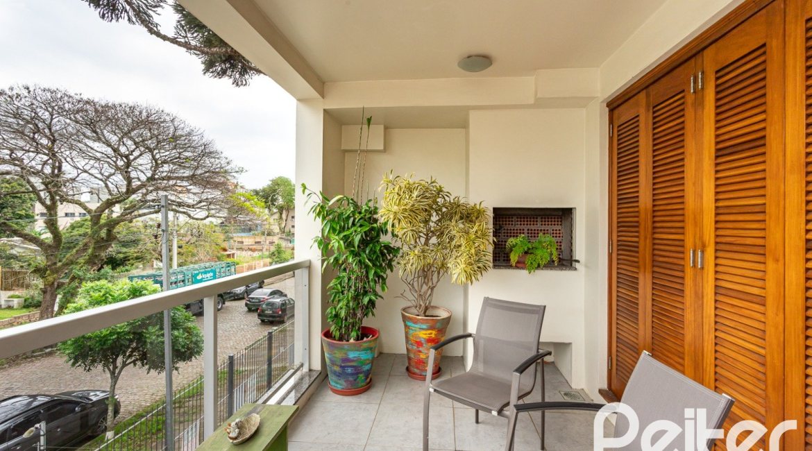 Apartamento à venda com 125m², 3 dormitórios, 1 suíte, 2 vagas, no bairro Tristeza em Porto Alegre
