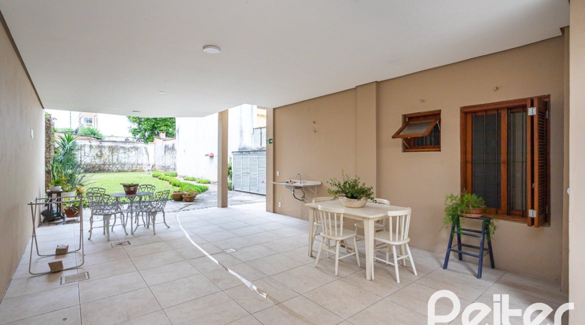 Apartamento à venda com 125m², 3 dormitórios, 1 suíte, 2 vagas, no bairro Tristeza em Porto Alegre