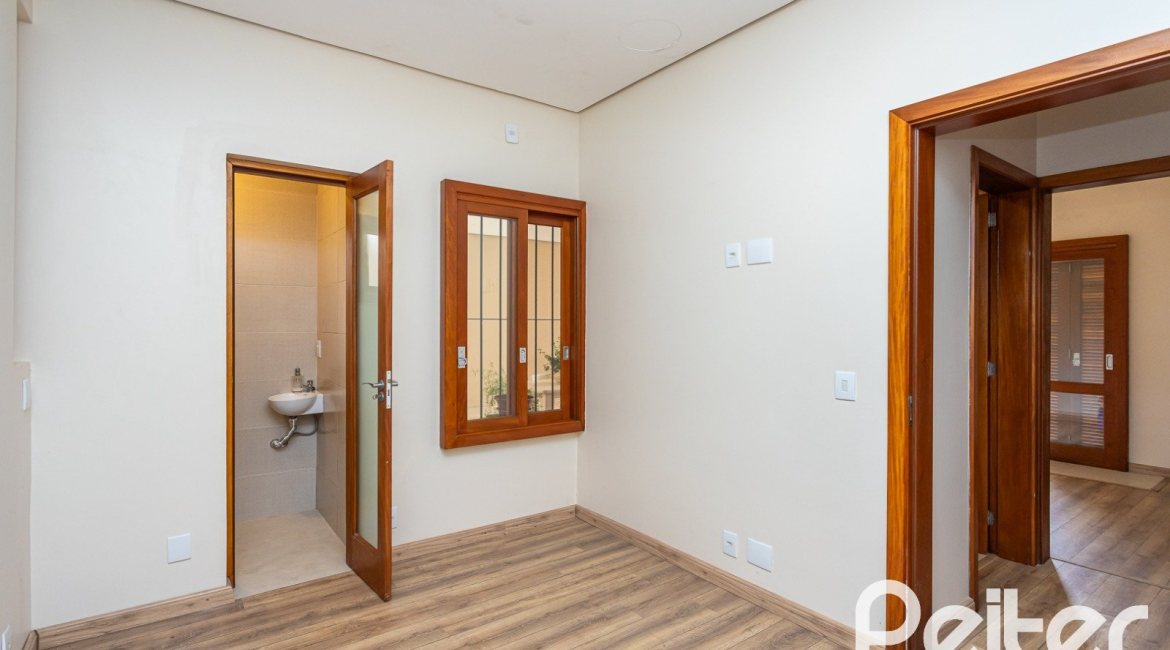 Apartamento à venda com 69m², 2 dormitórios, 2 vagas, no bairro Tristeza em Porto Alegre