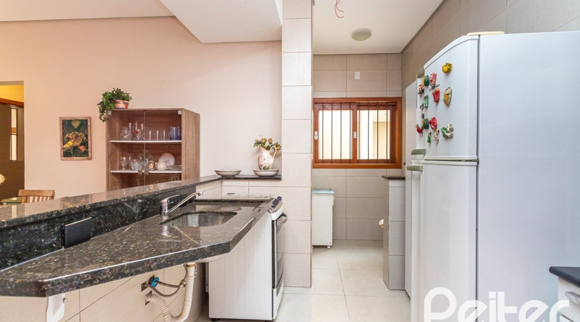 Apartamento à venda com 69m², 2 dormitórios, 2 vagas, no bairro Tristeza em Porto Alegre