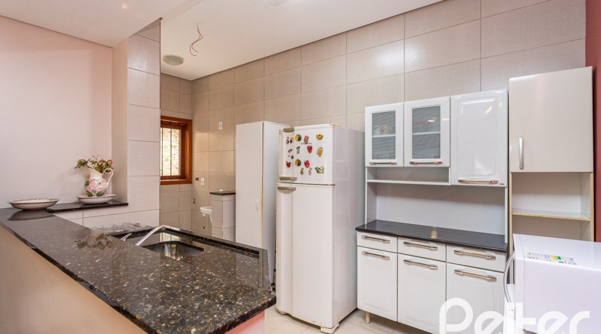 Apartamento à venda com 69m², 2 dormitórios, 2 vagas, no bairro Tristeza em Porto Alegre