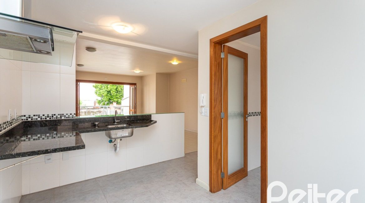 Apartamento à venda com 122m², 3 dormitórios, 1 suíte, 2 vagas, no bairro Tristeza em Porto Alegre