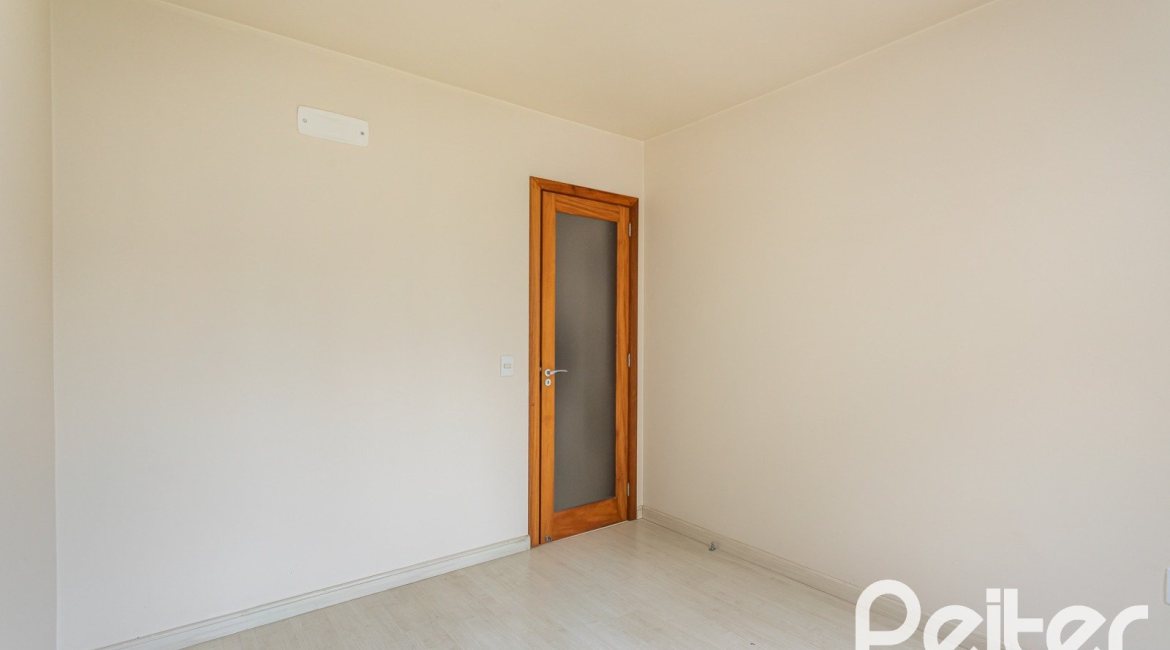Apartamento à venda com 122m², 3 dormitórios, 1 suíte, 2 vagas, no bairro Tristeza em Porto Alegre