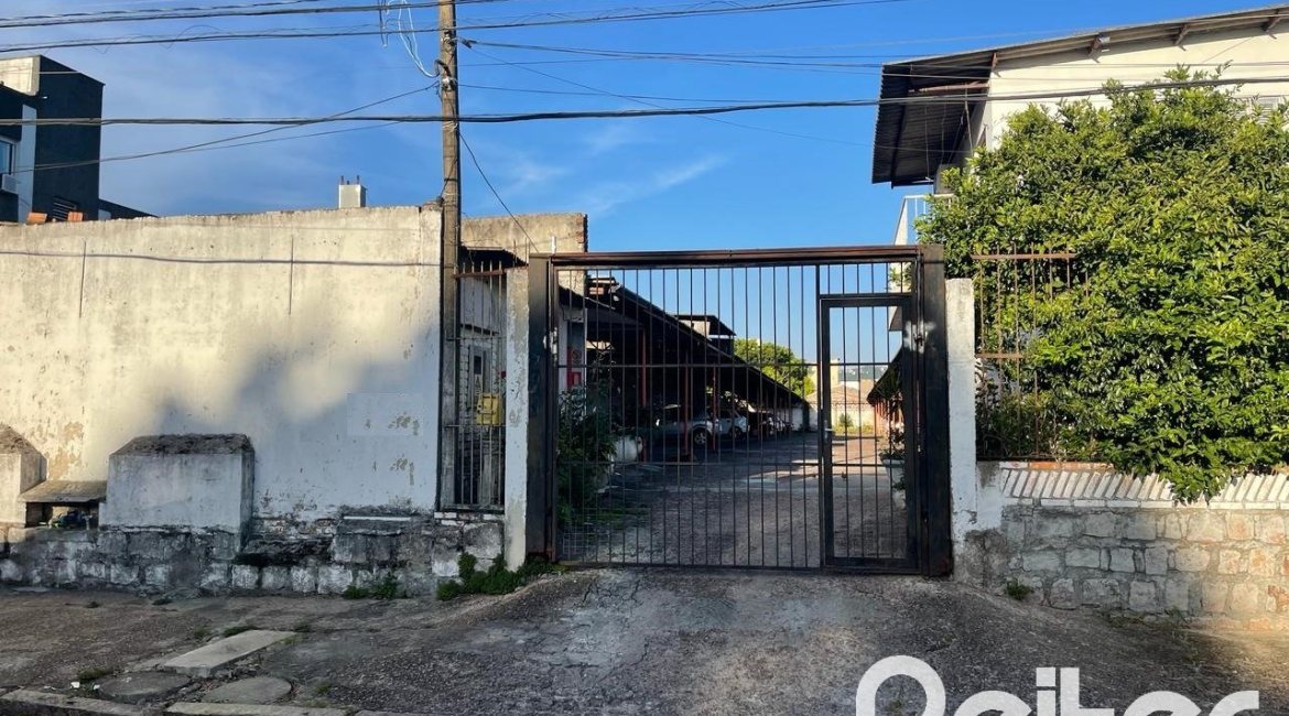 Terreno à venda com 1075m², no bairro Camaquã em Porto Alegre