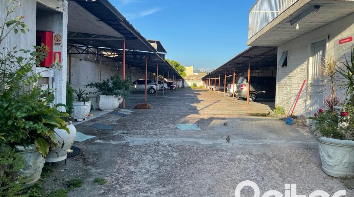 Terreno à venda com 1075m², no bairro Camaquã em Porto Alegre