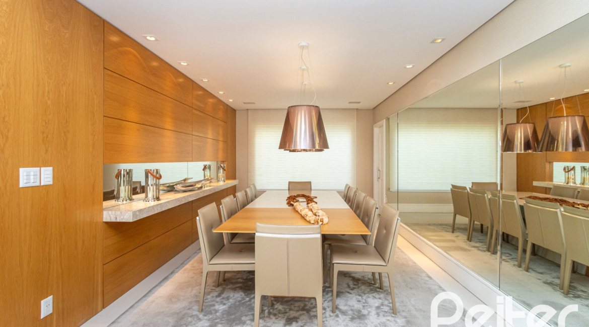 Casa em Condomínio à venda com 587m², 4 dormitórios, 4 suítes, 6 vagas, no bairro Terra Ville em PORTO ALEGRE