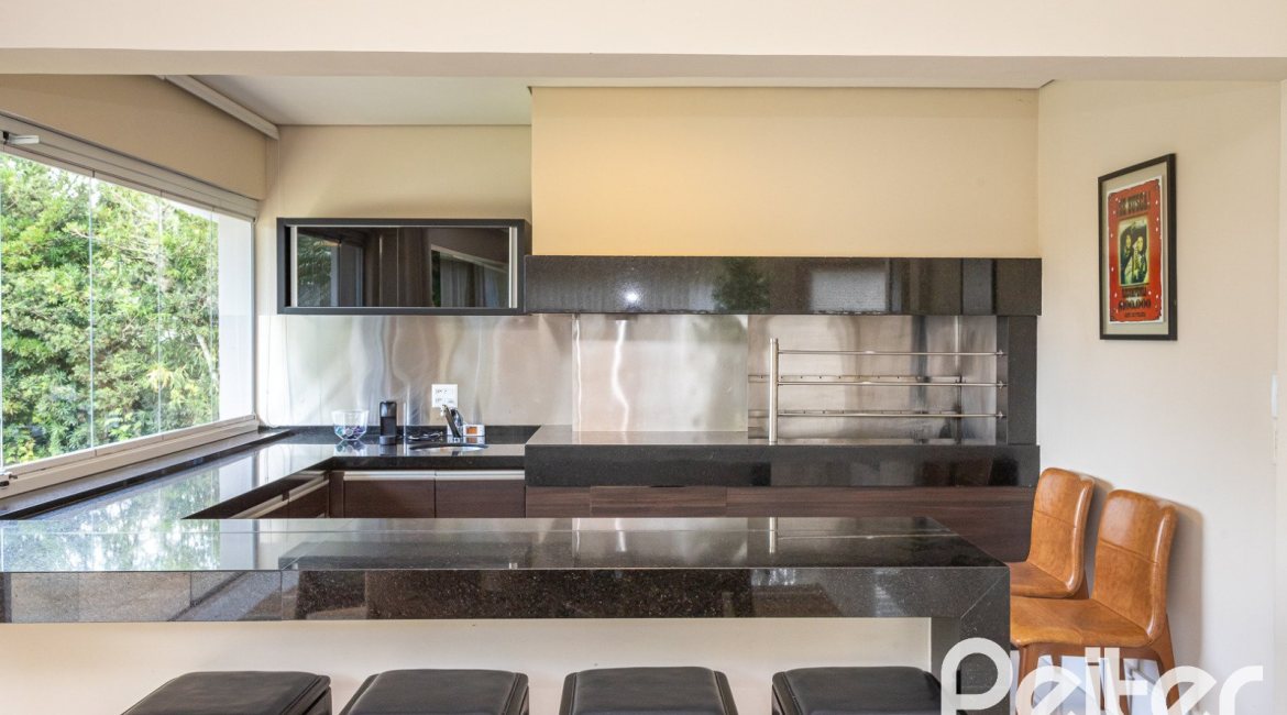 Casa em Condomínio à venda com 587m², 4 dormitórios, 4 suítes, 6 vagas, no bairro Terra Ville em PORTO ALEGRE