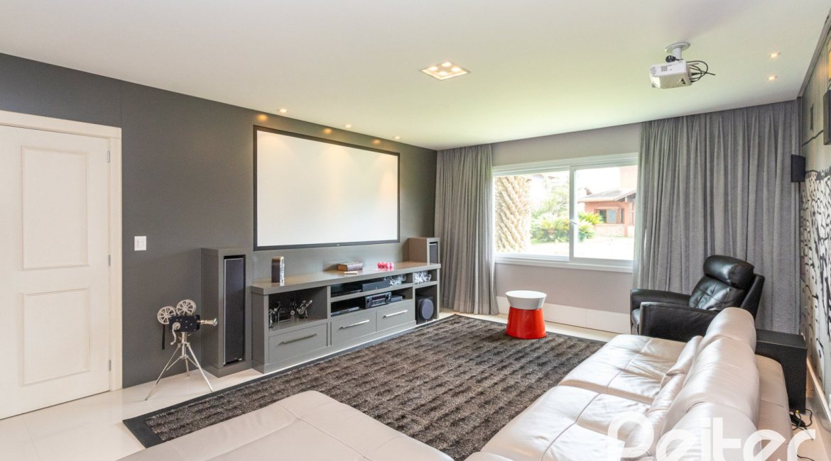 Casa em Condomínio à venda com 587m², 4 dormitórios, 4 suítes, 6 vagas, no bairro Terra Ville em PORTO ALEGRE