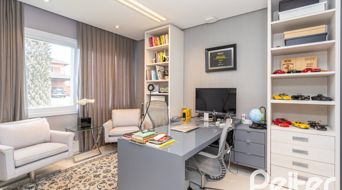 Casa em Condomínio à venda com 587m², 4 dormitórios, 4 suítes, 6 vagas, no bairro Terra Ville em PORTO ALEGRE