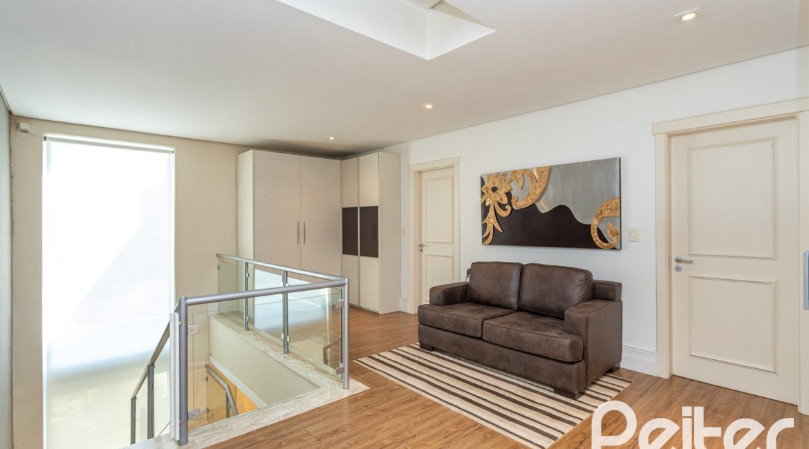 Casa em Condomínio à venda com 587m², 4 dormitórios, 4 suítes, 6 vagas, no bairro Terra Ville em PORTO ALEGRE