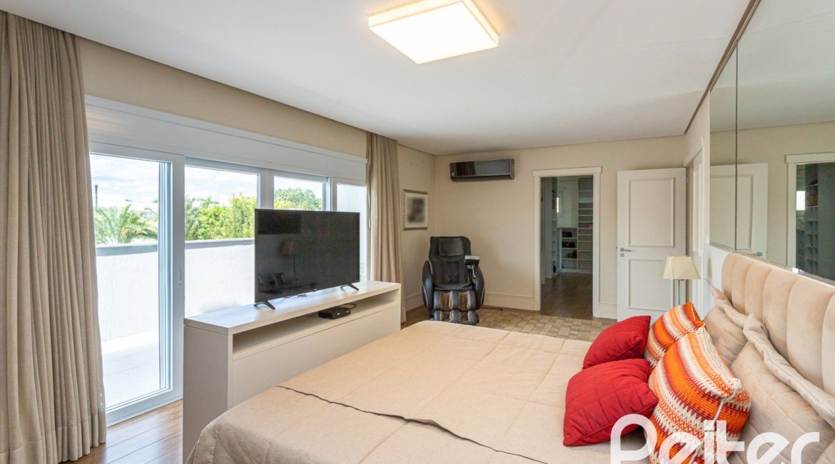 Casa em Condomínio à venda com 587m², 4 dormitórios, 4 suítes, 6 vagas, no bairro Terra Ville em PORTO ALEGRE