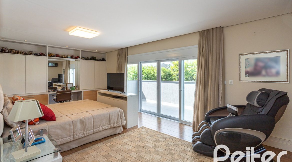 Casa em Condomínio à venda com 587m², 4 dormitórios, 4 suítes, 6 vagas, no bairro Terra Ville em PORTO ALEGRE