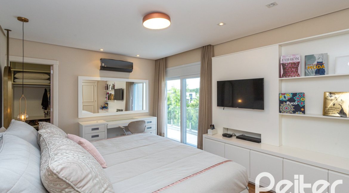 Casa em Condomínio à venda com 587m², 4 dormitórios, 4 suítes, 6 vagas, no bairro Terra Ville em PORTO ALEGRE