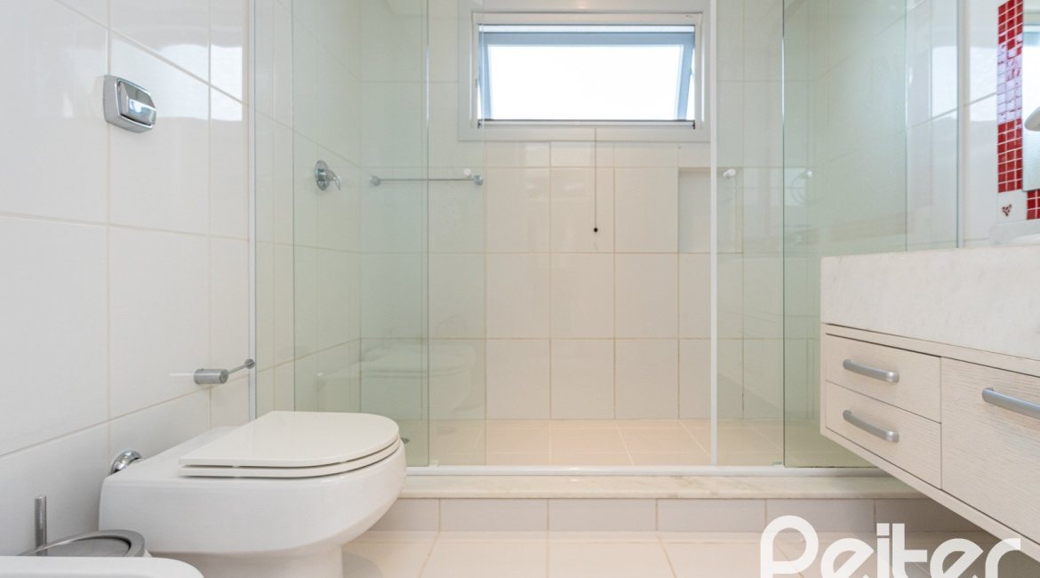 Casa em Condomínio à venda com 587m², 4 dormitórios, 4 suítes, 6 vagas, no bairro Terra Ville em PORTO ALEGRE