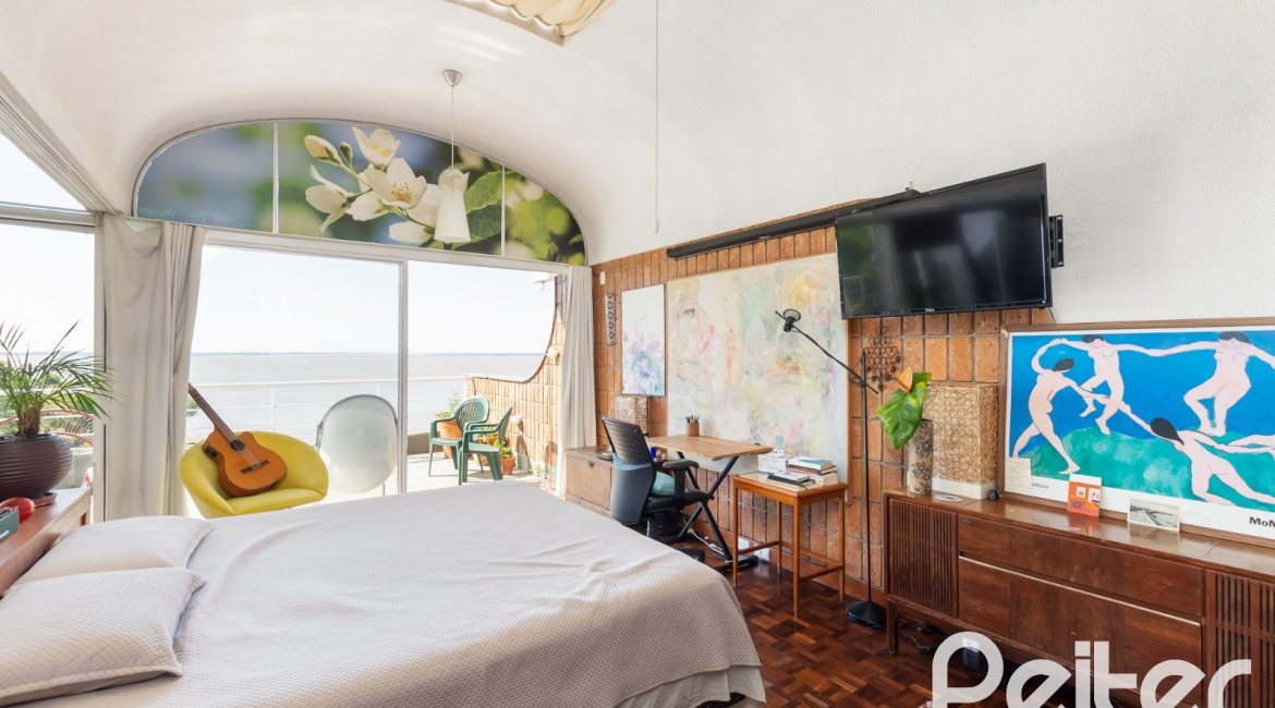 Casa à venda com 594m², 5 dormitórios, 2 suítes, 4 vagas, no bairro Vila Assunção em Porto Alegre