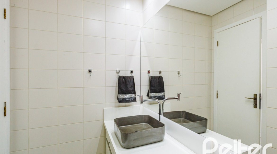  à venda, no bairro  em 