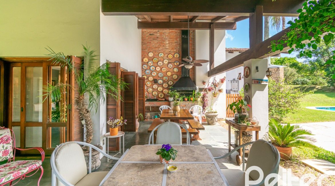 Casa em Condomínio à venda com 388m², 3 dormitórios, 2 suítes, 6 vagas, no bairro Cavalhada em PORTO ALEGRE