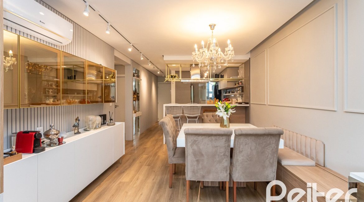 Cobertura à venda com 189m², 3 dormitórios, 1 suíte, 2 vagas, no bairro Tristeza em Porto Alegre