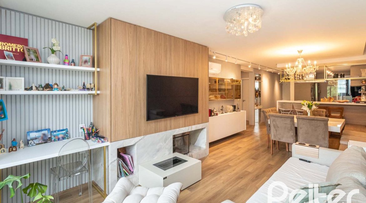 Cobertura à venda com 189m², 3 dormitórios, 1 suíte, 2 vagas, no bairro Tristeza em Porto Alegre