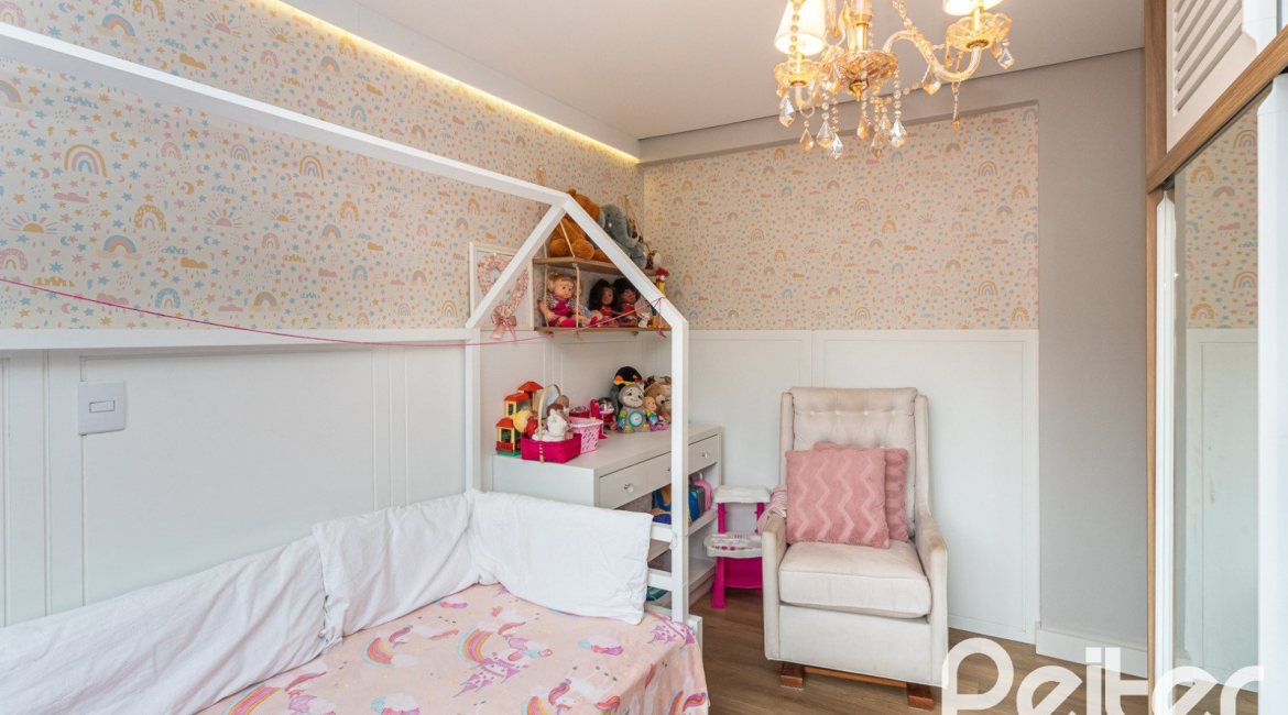 Cobertura à venda com 189m², 3 dormitórios, 1 suíte, 2 vagas, no bairro Tristeza em Porto Alegre