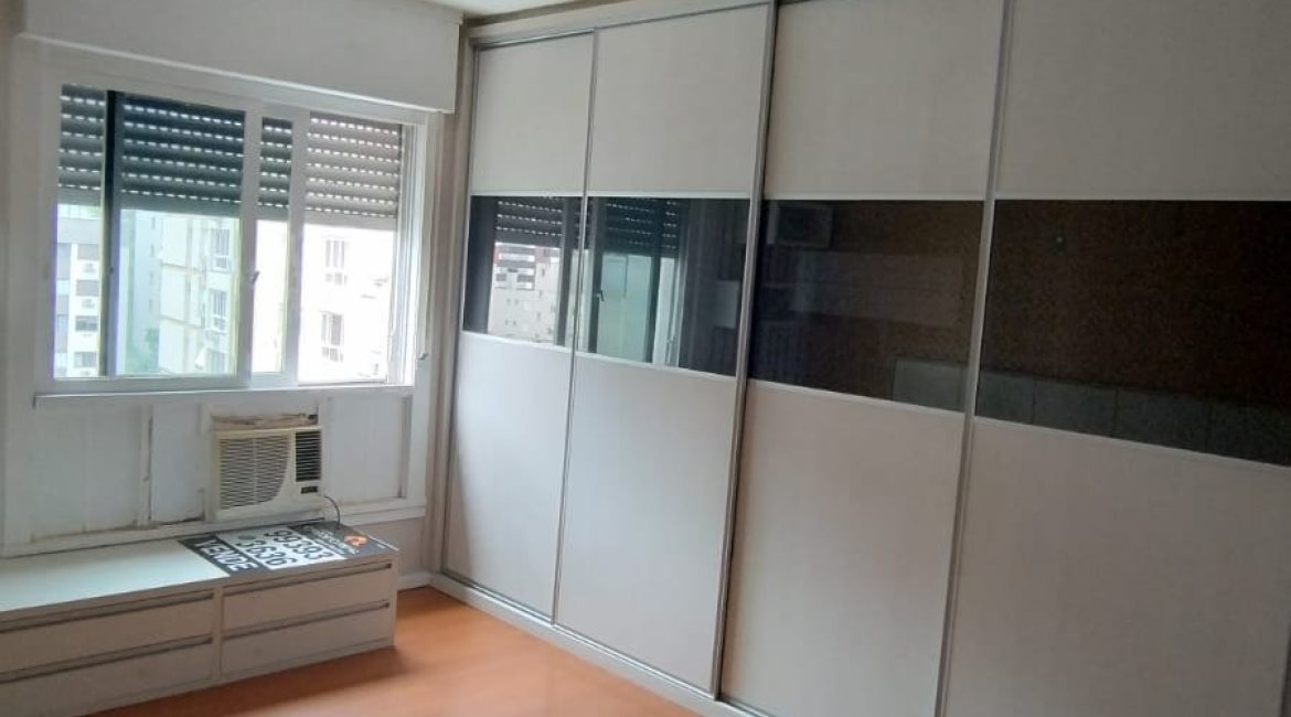 Apartamento à venda com 120m², 3 dormitórios, 1 suíte, 1 vaga, no bairro Moinhos De Vento em Porto Alegre