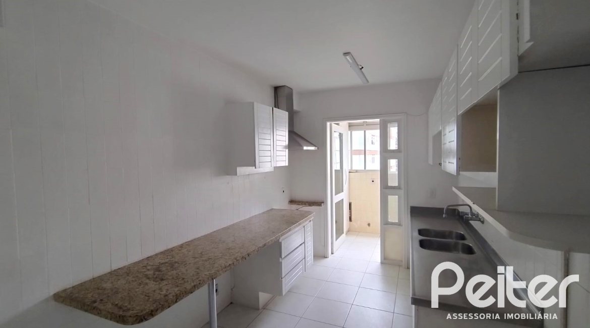 Apartamento à venda com 120m², 3 dormitórios, 1 suíte, 1 vaga, no bairro Moinhos De Vento em Porto Alegre