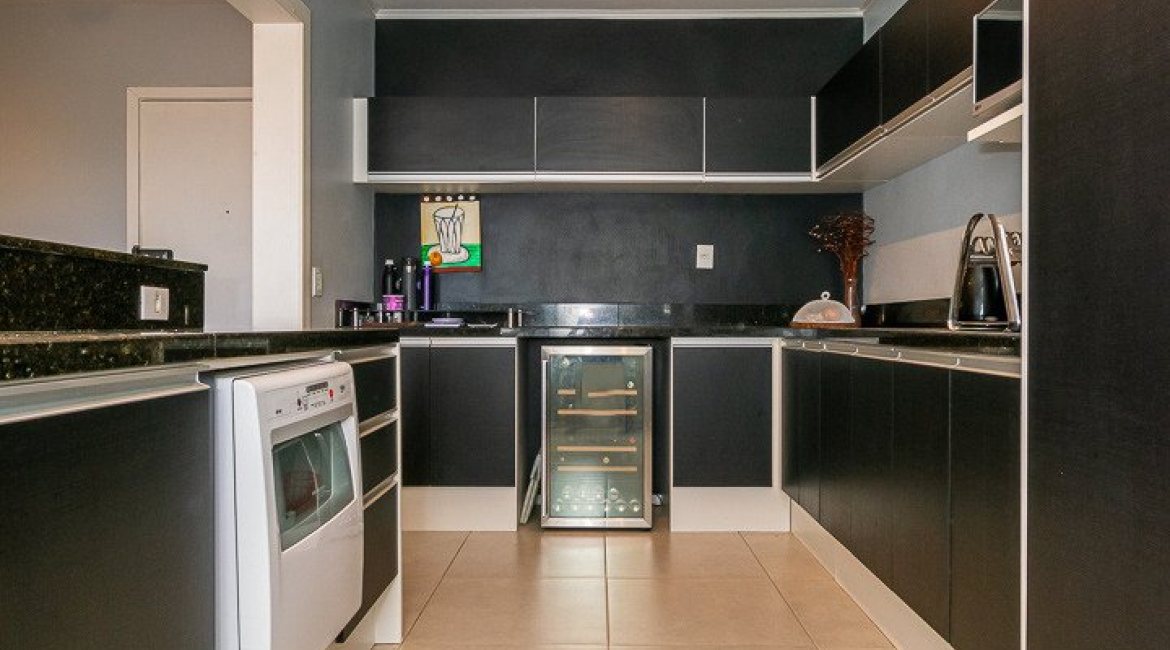 Apartamento à venda com 65m², 2 dormitórios, no bairro Cristal em Porto Alegre