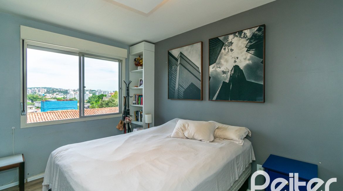 Apartamento à venda com 65m², 2 dormitórios, no bairro Cristal em Porto Alegre