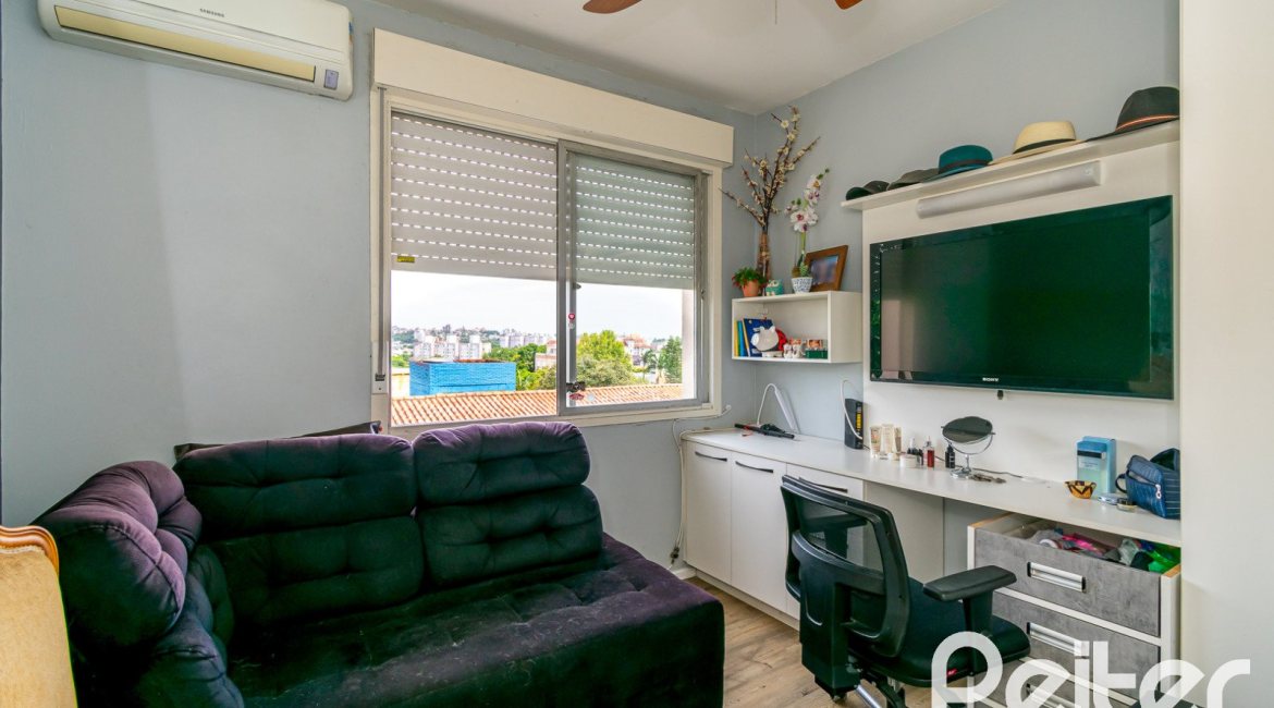 Apartamento à venda com 65m², 2 dormitórios, no bairro Cristal em Porto Alegre