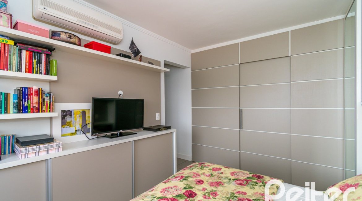 Apartamento à venda com 106m², 3 dormitórios, 3 suítes, 3 vagas, no bairro Tristeza em Porto Alegre