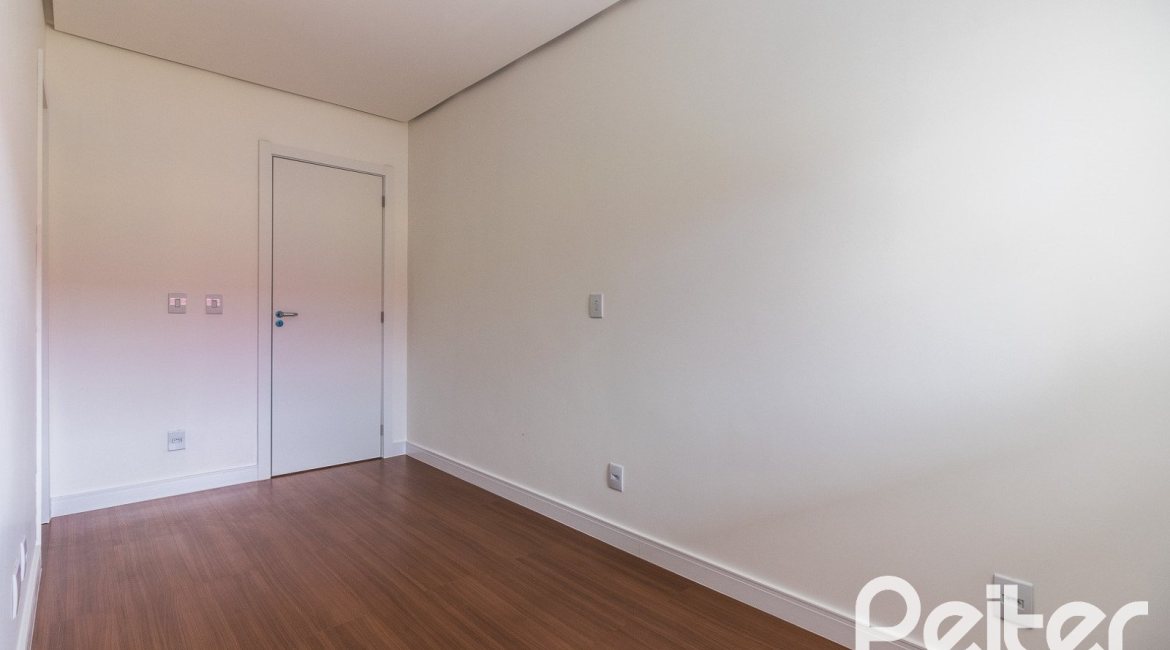 Casa em Condomínio à venda com 108m², 3 dormitórios, 2 suítes, 2 vagas, no bairro Hípica em PORTO ALEGRE