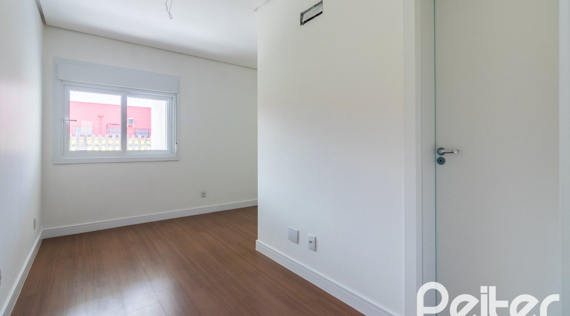 Casa em Condomínio à venda com 108m², 3 dormitórios, 2 suítes, 2 vagas, no bairro Hípica em PORTO ALEGRE