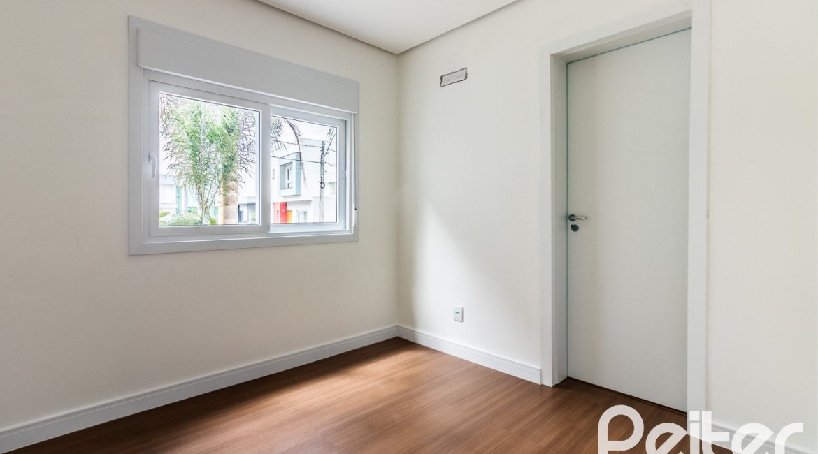 Casa em Condomínio à venda com 108m², 3 dormitórios, 2 suítes, 2 vagas, no bairro Hípica em PORTO ALEGRE