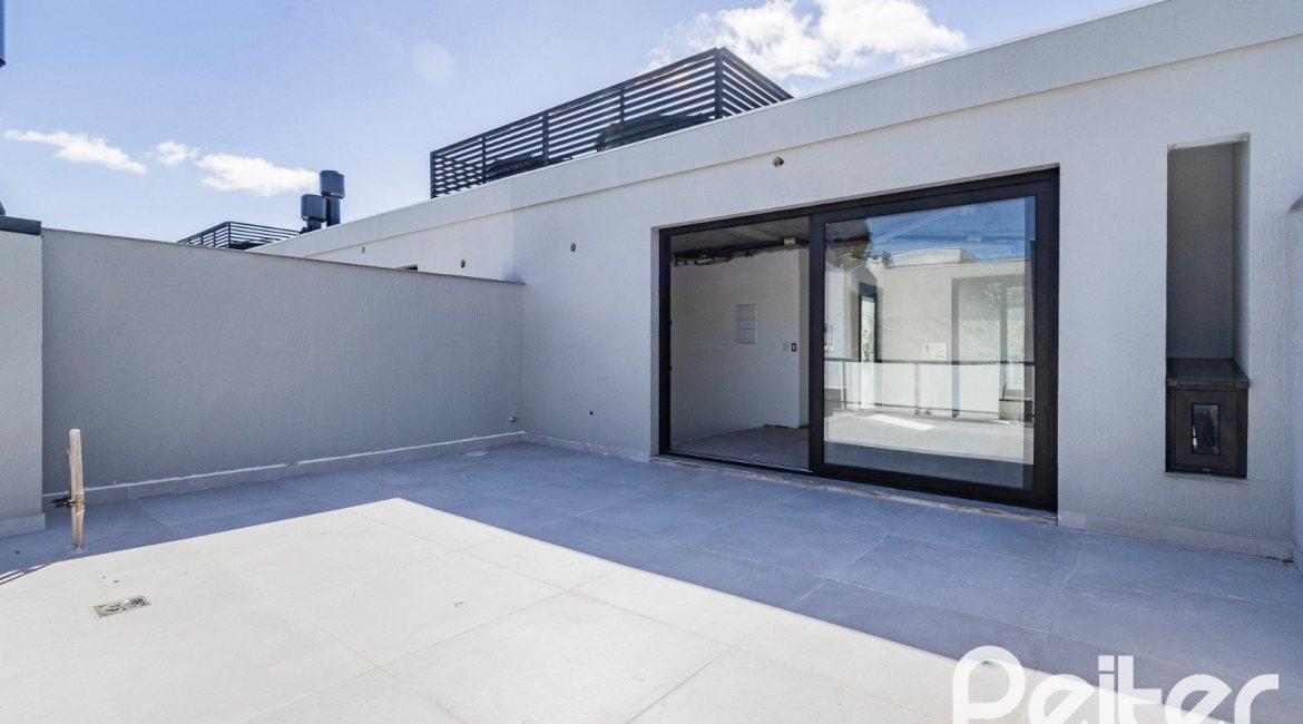 Casa em Condomínio à venda com 293m², 3 dormitórios, 3 suítes, 2 vagas, no bairro Tristeza em Porto Alegre