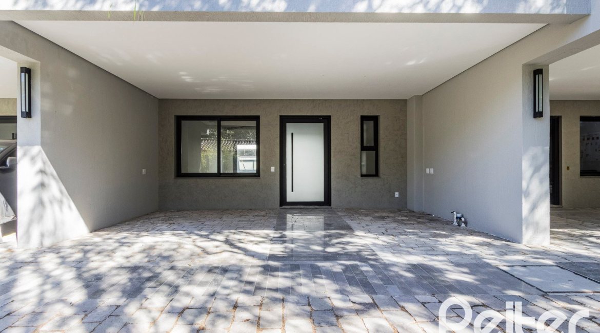 Casa em Condomínio à venda com 293m², 3 dormitórios, 3 suítes, 2 vagas, no bairro Tristeza em Porto Alegre
