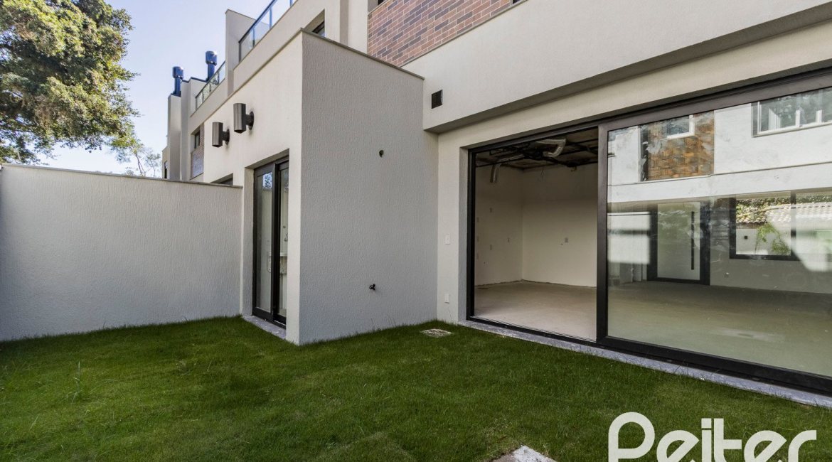 Casa em Condomínio à venda com 293m², 3 dormitórios, 3 suítes, 2 vagas, no bairro Tristeza em Porto Alegre
