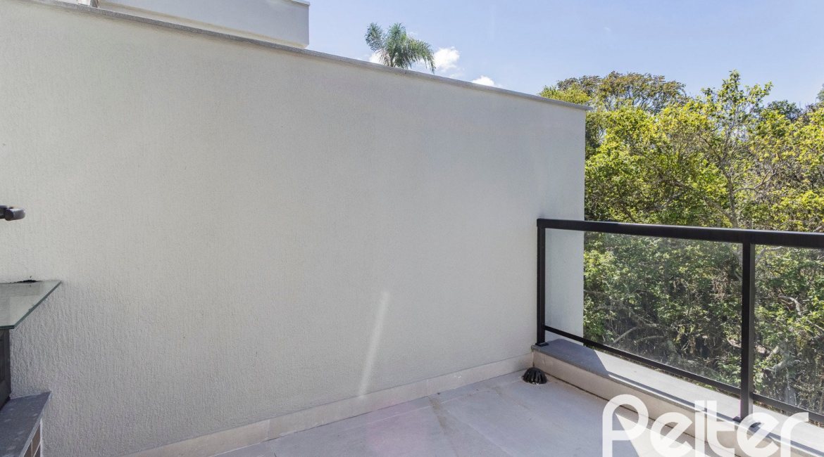 Casa em Condomínio à venda com 293m², 3 dormitórios, 3 suítes, 2 vagas, no bairro Tristeza em Porto Alegre