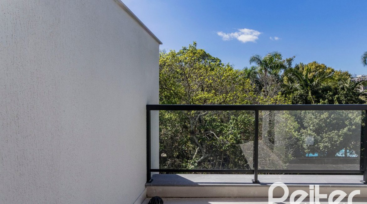 Casa em Condomínio à venda com 293m², 3 dormitórios, 3 suítes, 2 vagas, no bairro Tristeza em Porto Alegre