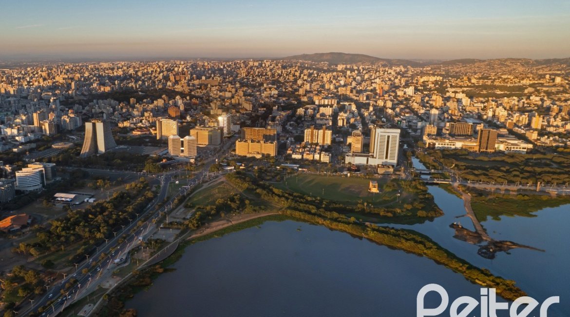 Apartamento Garden à venda com 102m², 2 dormitórios, 2 suítes, 1 vaga, no bairro Praia de Belas em Porto Alegre