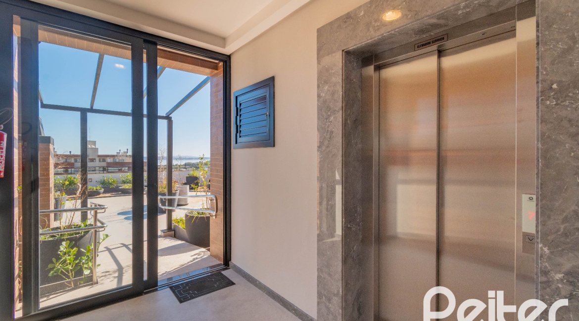 Apartamento à venda com 174m², 3 dormitórios, 3 suítes, 2 vagas, no bairro Tristeza em Porto Alegre