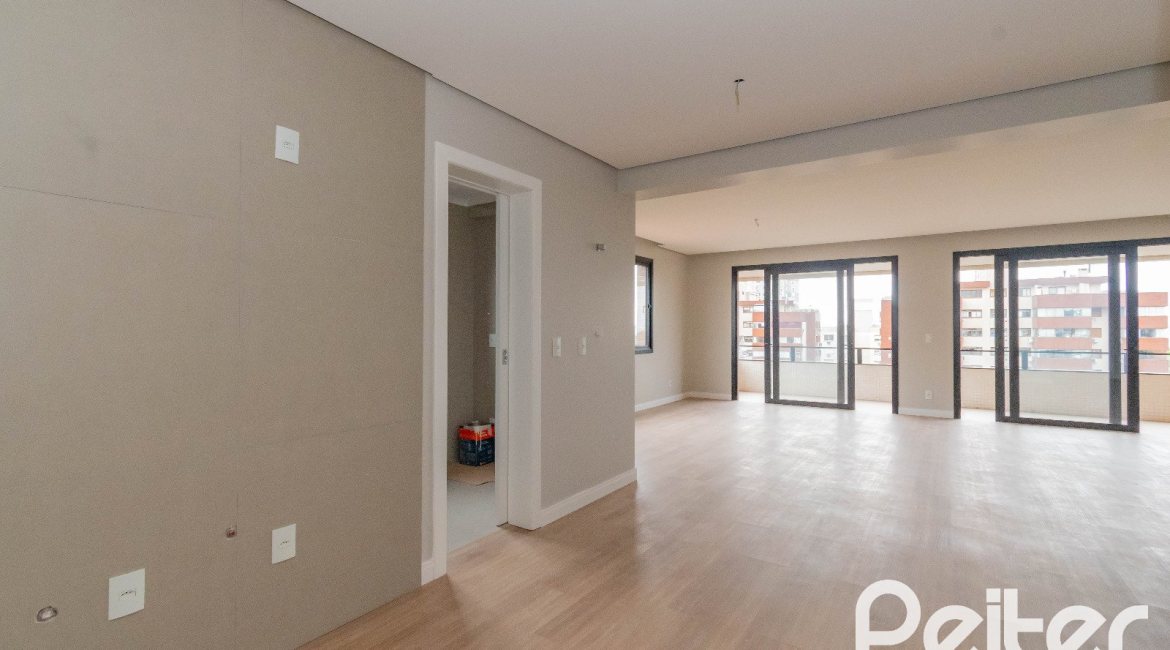 Apartamento à venda com 174m², 3 dormitórios, 3 suítes, 2 vagas, no bairro Tristeza em Porto Alegre