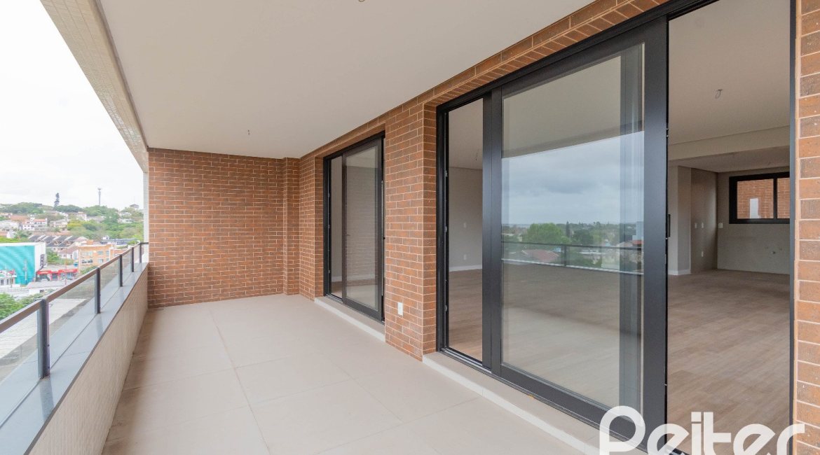 Apartamento à venda com 174m², 3 dormitórios, 3 suítes, 2 vagas, no bairro Tristeza em Porto Alegre