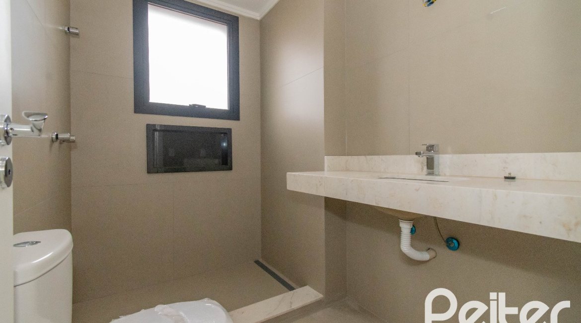 Apartamento à venda com 174m², 3 dormitórios, 3 suítes, 2 vagas, no bairro Tristeza em Porto Alegre