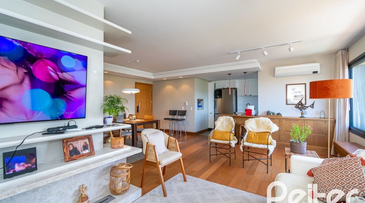 Apartamento à venda com 106m², 3 dormitórios, 1 suíte, 2 vagas, no bairro Tristeza em PORTO ALEGRE