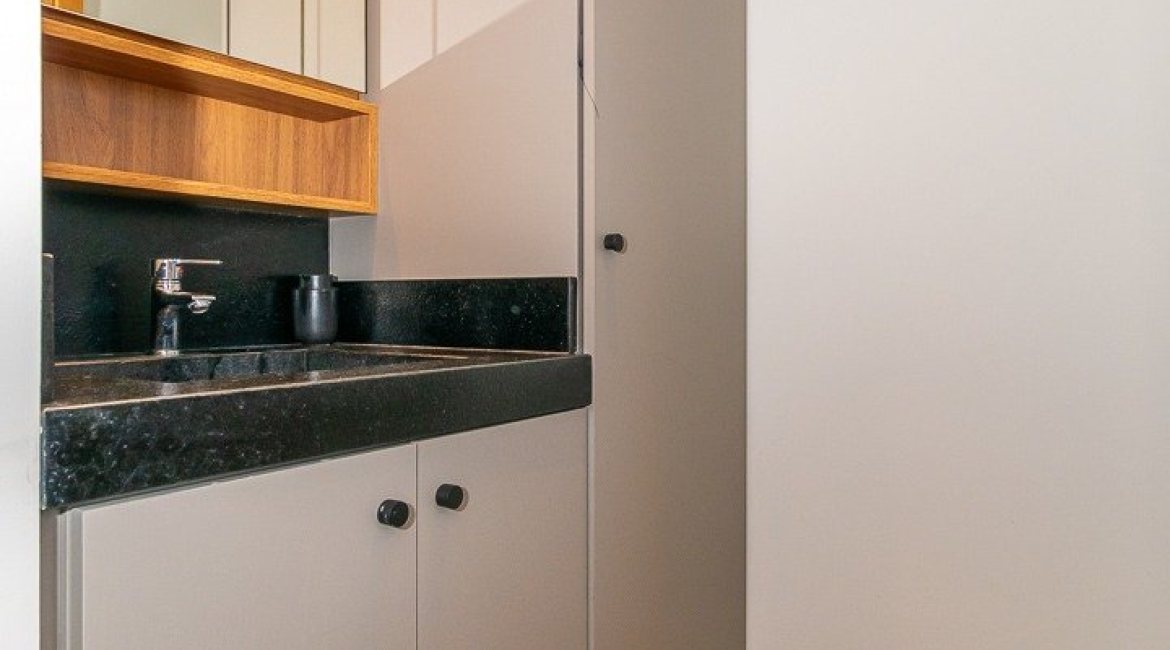 Apartamento à venda com 106m², 3 dormitórios, 1 suíte, 2 vagas, no bairro Tristeza em PORTO ALEGRE