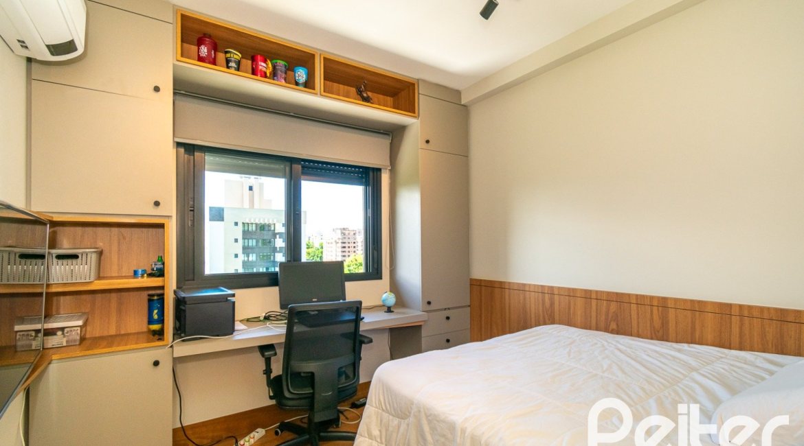 Apartamento à venda com 106m², 3 dormitórios, 1 suíte, 2 vagas, no bairro Tristeza em PORTO ALEGRE